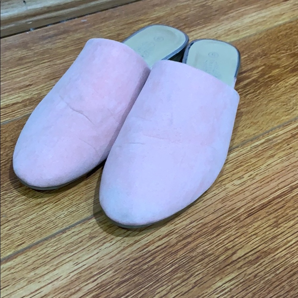 Dusty pink close-toed mules